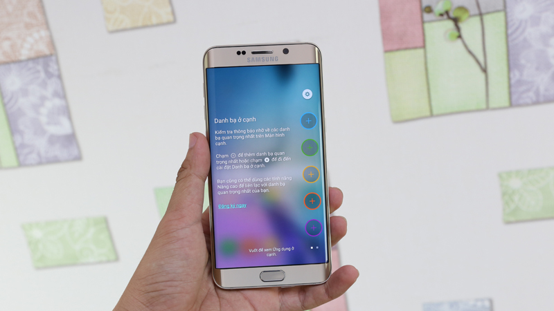 Màn hình cong của Samsung Galaxy S6 Edge Plus Màn hình cong của Samsung Galaxy S6 Edge Plus