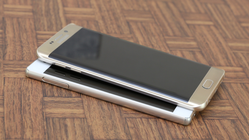So sánh thiết kế Samsung Galaxy S6 Edge Plus và Sony Xperia Z3 Plus So sánh thiết kế Samsung Galaxy S6 Edge Plus và Sony Xperia Z3 Plus