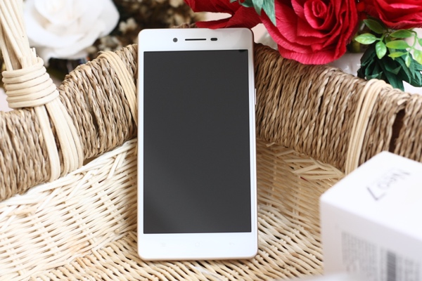 Tổng thể mặt trước của Neo 7 Tổng thể mặt trước của Neo 7