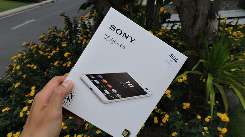 mở hộp xperia c5