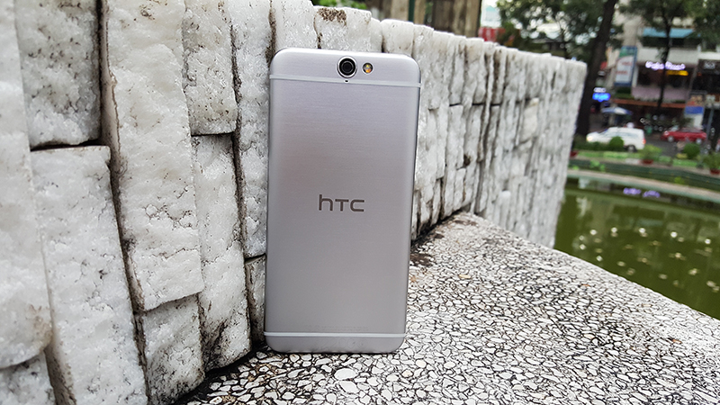 Mặt lưng HTC One A9