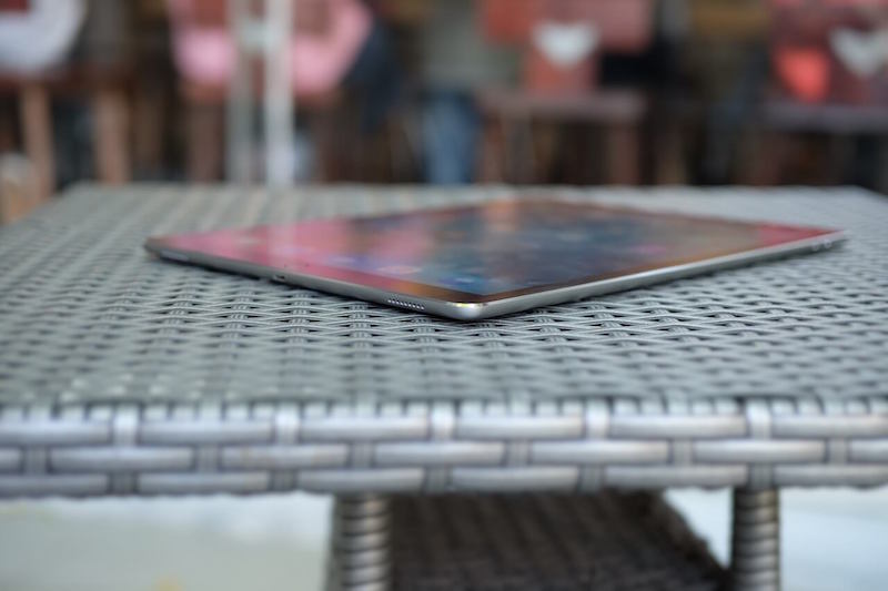 Cảm nhận đầu tiên khi trên tay iPad Pro: Lớn, mỏng, nhẹ và mạnh Cảm nhận đầu tiên khi trên tay iPad Pro: Lớn, mỏng, nhẹ và mạnh