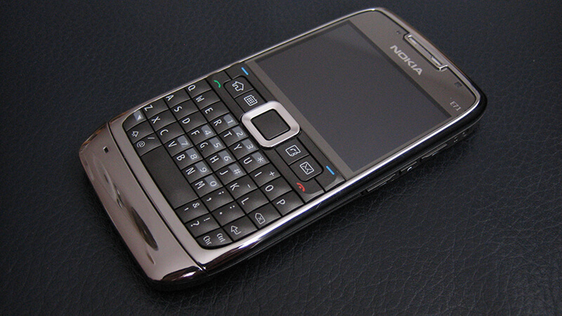 Nokia E71 