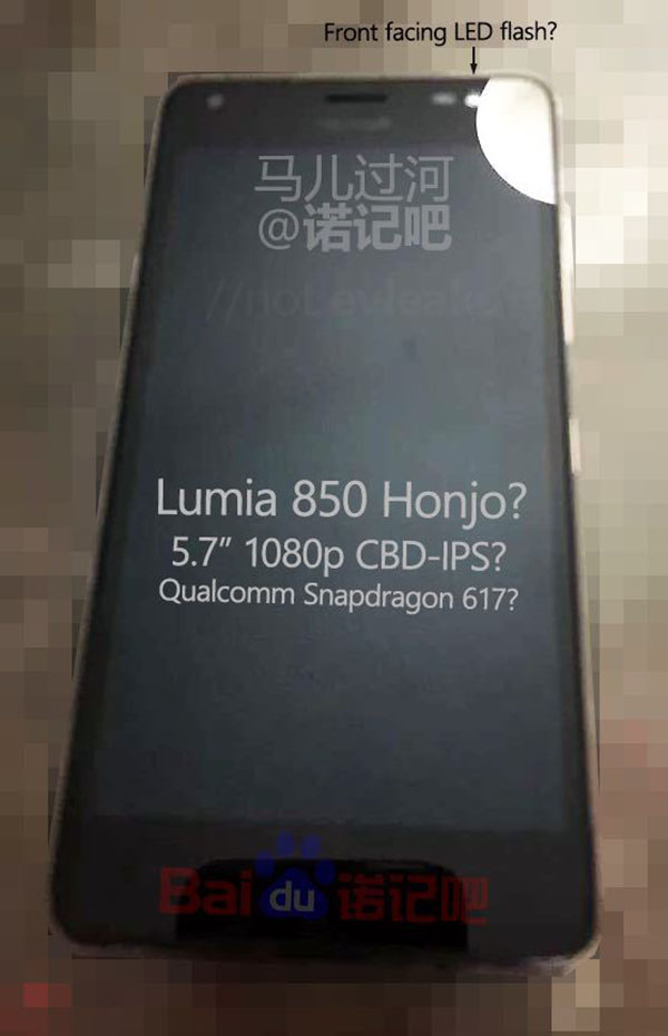 Mặt trước được cho là của Lumia 850 với máy quét mống mắt Mặt trước được cho là của Lumia 850 với máy quét mống mắt