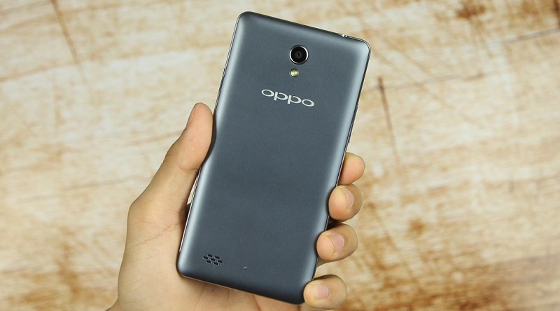 Thiết kế khá giống với Xperia E1 Thiết kế khá giống với Xperia E1