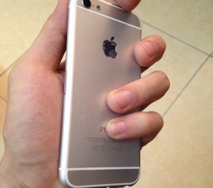 iPhone 6c với thiết kế khá giống iPhone 6 iPhone 6c với thiết kế khá giống iPhone 6