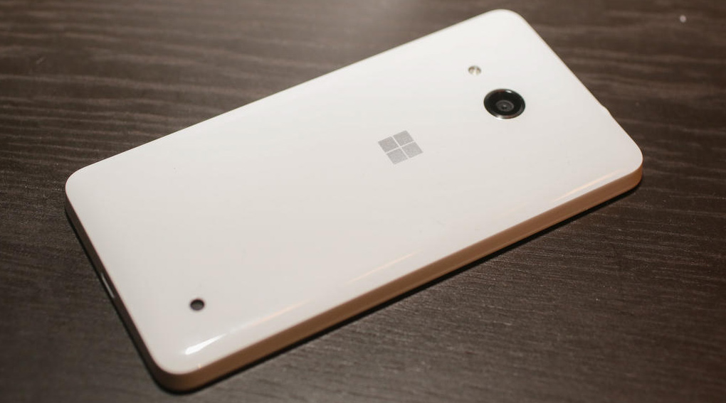 Lumia 550 có giá bán 2,99 triệu đồng