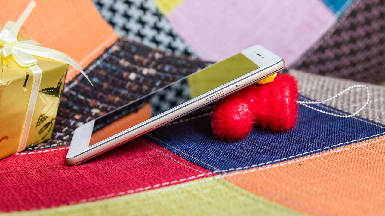 OPPO F1 chính thức ra mắt và cho đặt hàng OPPO F1 chính thức ra mắt và cho đặt hàng