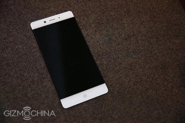 ZTE Nubia Z11 2