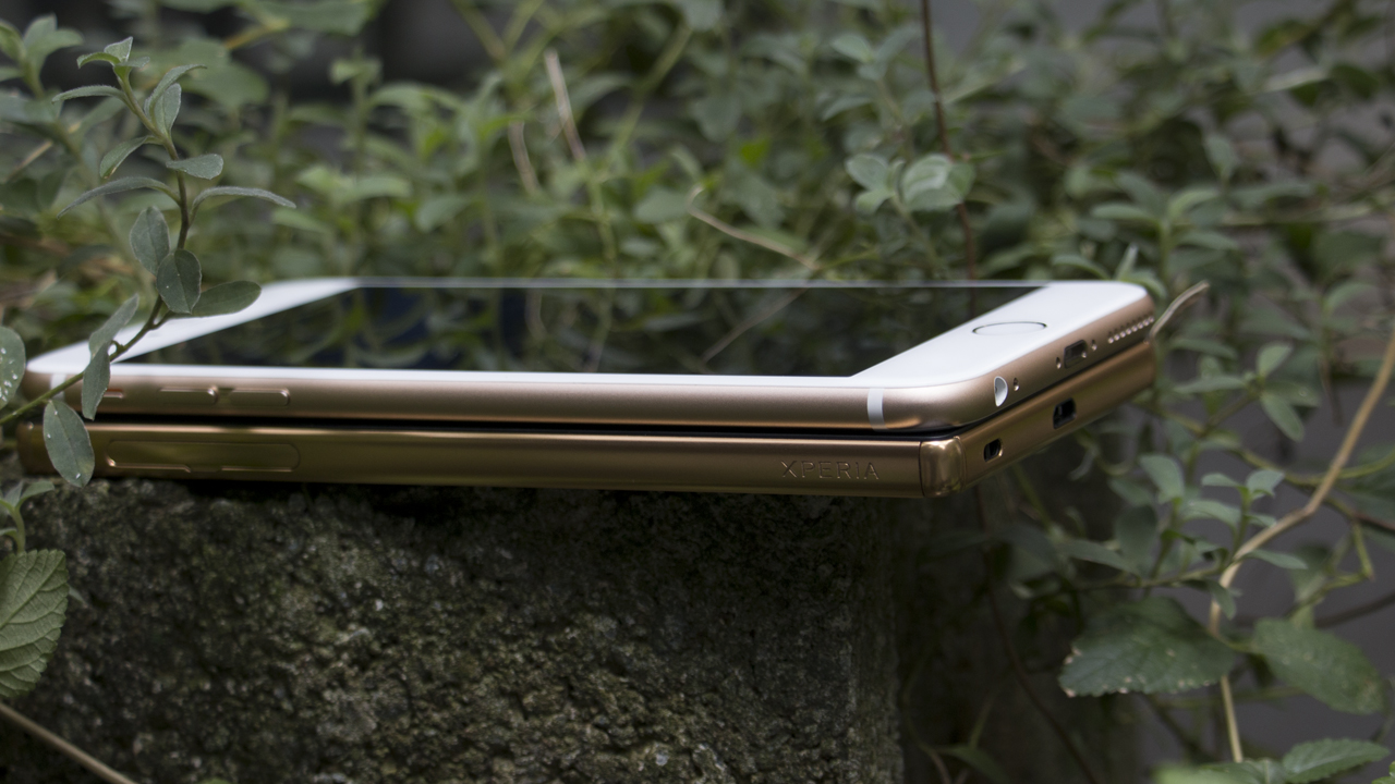 Cạnh viền iPhone 6s Plus và Sony Xperia Z5 Premium Cạnh viền iPhone 6s Plus và Sony Xperia Z5 Premium