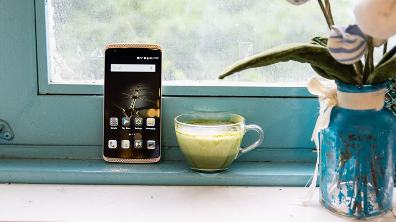 ZTE Axon ZTE Axon