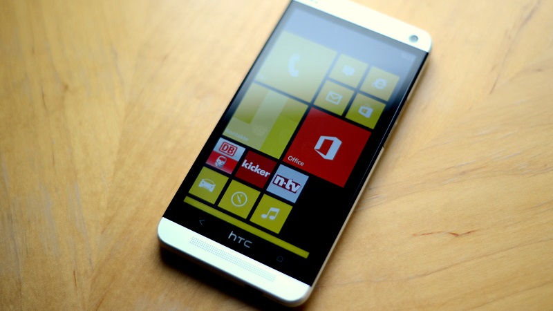 HTC chuẩn bị tung smartphone mới chạy Windows 10 Mobile