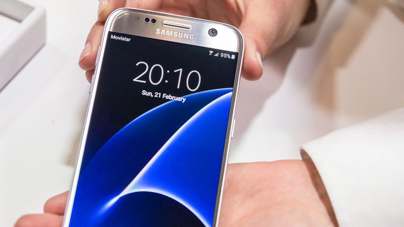 Khách hàng đặt trước Galaxy S7 hoặc Galaxy S7 Edge sẽ được tặng Gear VR Khách hàng đặt trước Galaxy S7 hoặc Galaxy S7 Edge sẽ được tặng Gear VR