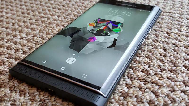 Blackberry Priv với màn hình cong Blackberry Priv với màn hình cong