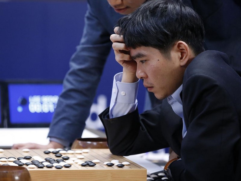 AlphaGo đã bị đánh bại bởi huyền thoại cờ vây Lee Sedol