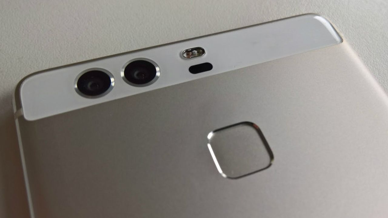 Huawei P9 không chỉ có camera kép mà còn có thể bơi lội vô tư