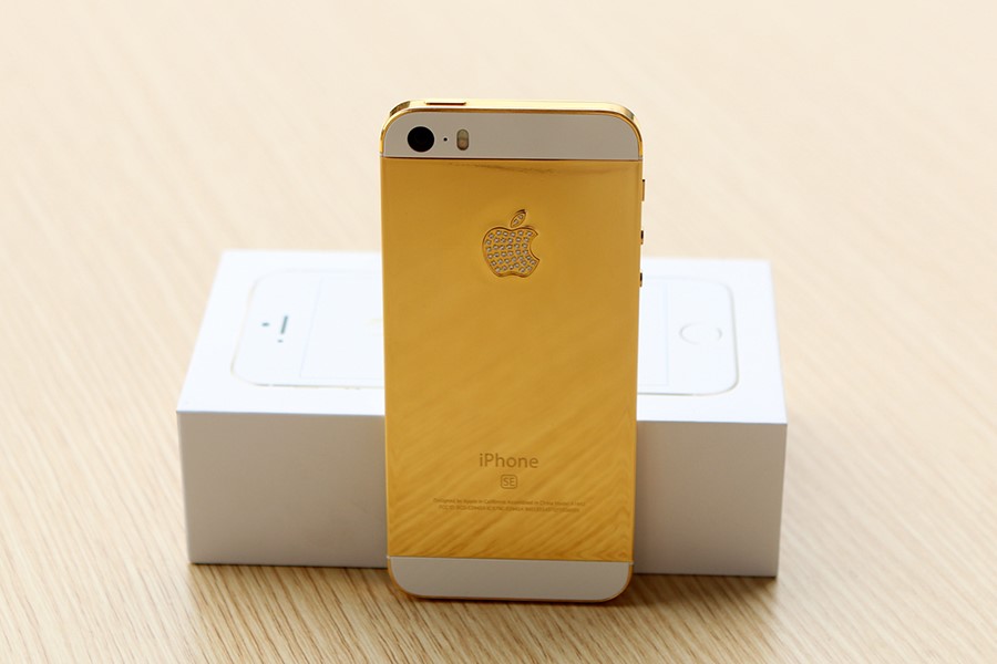 iPhone SE mạ vàng giá hàng ngàn USD tại Việt Nam