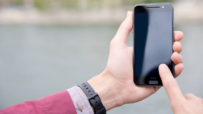 Camera trước của HTC 10 cũng tích hợp cả chống rung quang học Camera trước của HTC 10 cũng tích hợp cả chống rung quang học