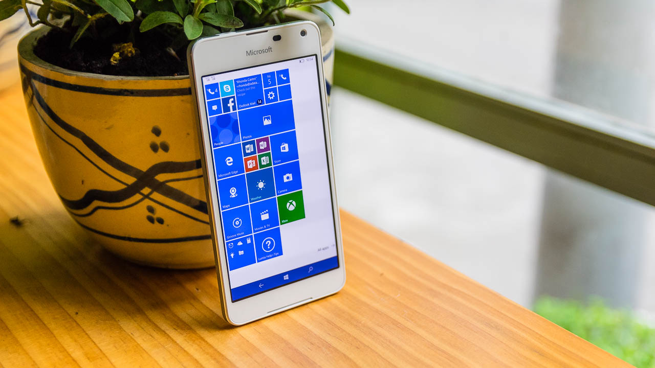 Lumia 650 được cài sẵn Windows 10 Mobile khi bán ra