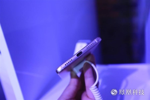 ZTE V7 Max ZTE V7 Max