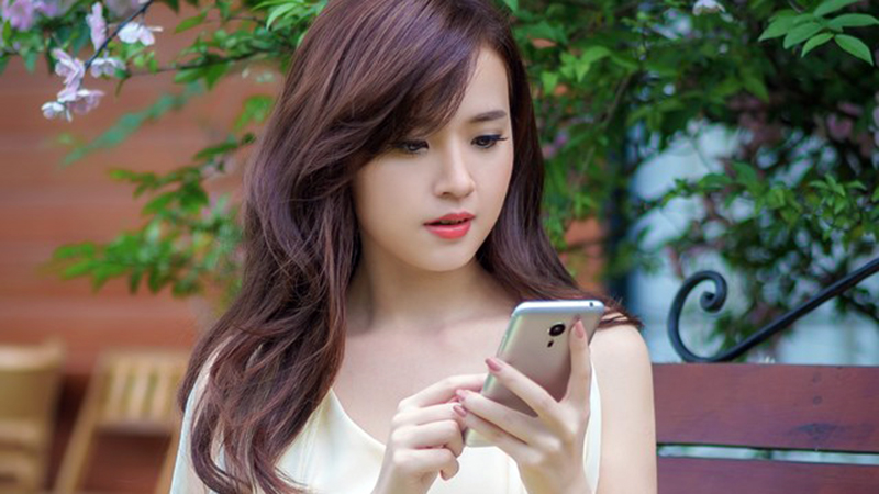 87% người dùng smartphone tại Việt Nam để... đọc báo là chính! 87% người dùng smartphone tại Việt Nam để... đọc báo là chính!