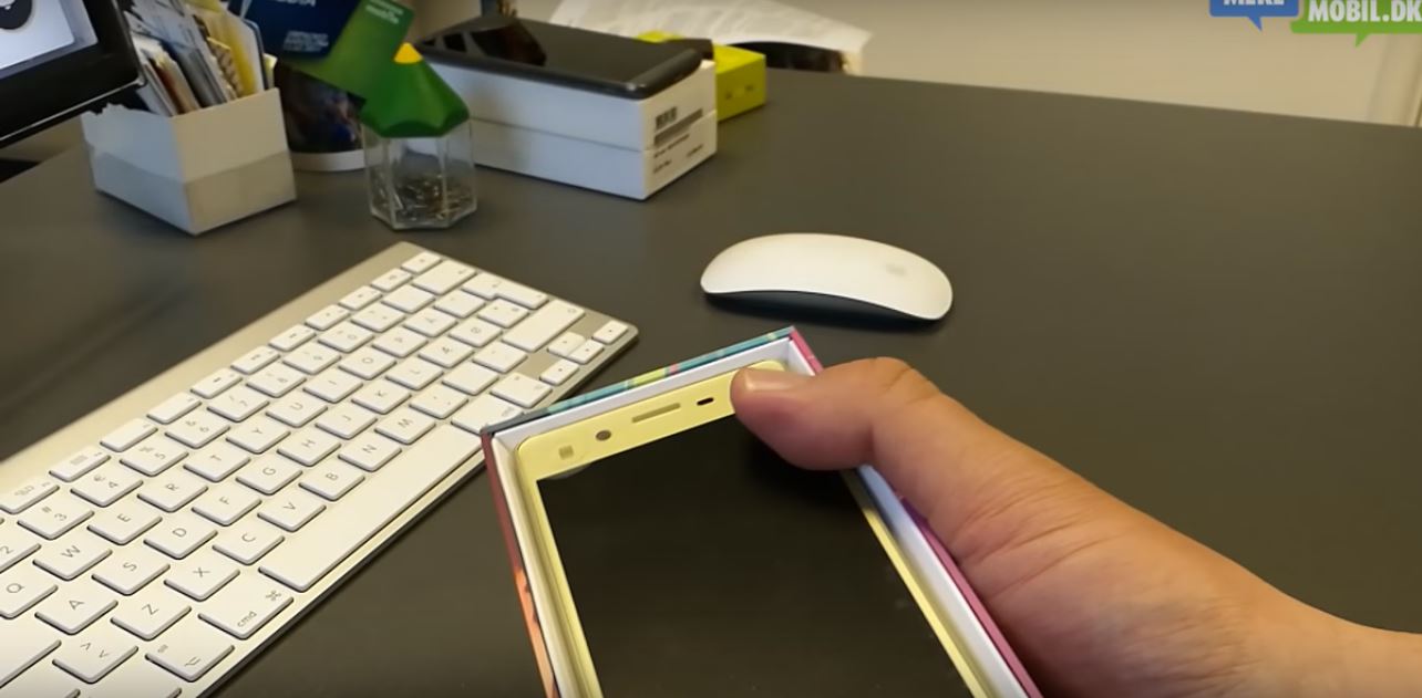 Đập hộp sớm Xperia X, hé lộ điều thú vị ngay trên hộp đựng Đập hộp sớm Xperia X, hé lộ điều thú vị ngay trên hộp đựng