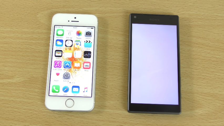 iPhone SE vs Xperia Z5 Compact