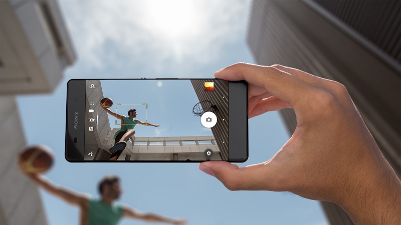 Sony Xperia XA với viền màn hình siêu mỏng và camera có tốc độ chụp ảnh nhanh