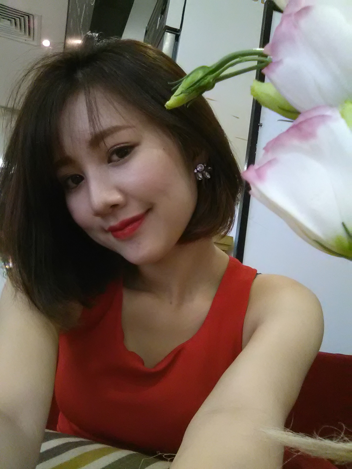 Ảnh selfie được chụp từ camera trước của Obi Worldphone MV1 Ảnh selfie được chụp từ camera trước của Obi Worldphone MV1