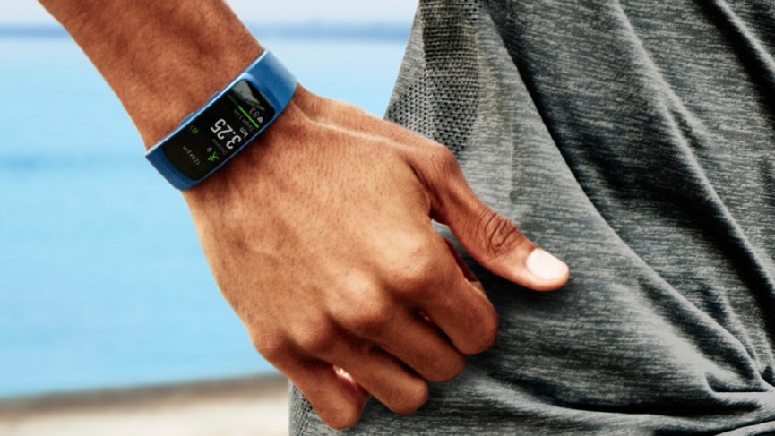 Đã có giá bán chính thức của Gear Fit 2 tại một số thị trường