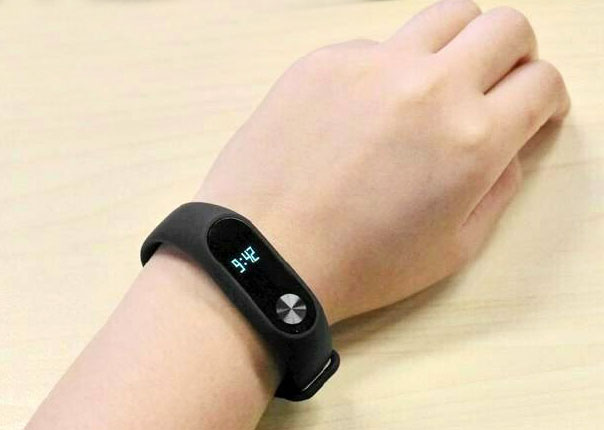 Vòng tay thông minh Xiaomi Mi Band 2 bất ngờ lên cơn sốt tại Việt Nam