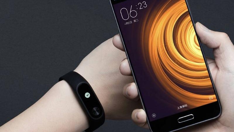 Vòng tay thông minh Xiaomi Mi Band 2 bất ngờ lên cơn sốt tại Việt Nam