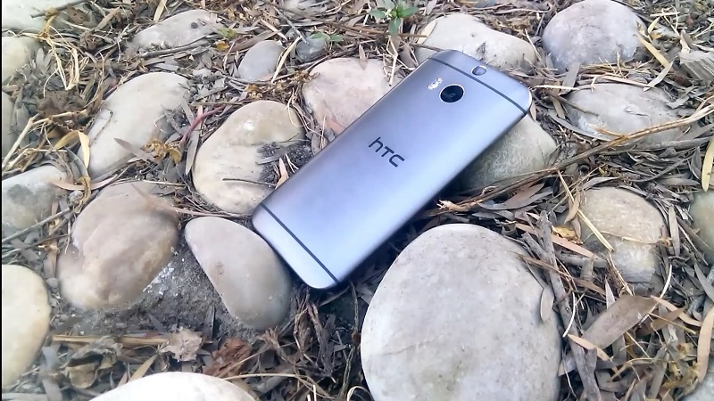 HTC One M8 Eye