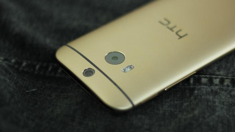 HTC One M8 Eye