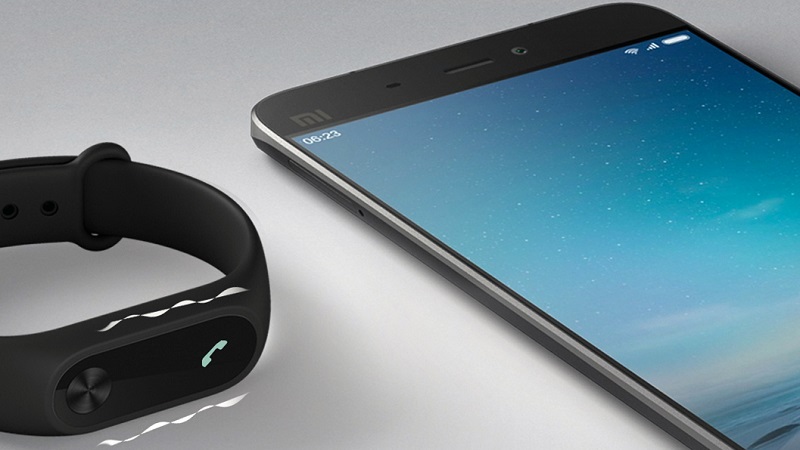 Vòng tay thông minh Xiaomi Mi Band 2 tiếp tục khan hàng, tăng giá Vòng tay thông minh Xiaomi Mi Band 2 tiếp tục khan hàng, tăng giá