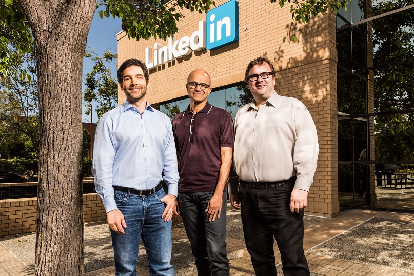 Microsoft thâu tóm LinkedIn