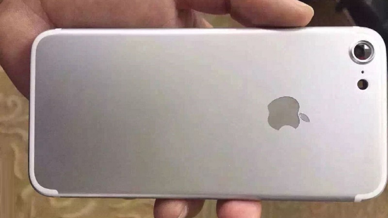 Thêm một video iPhone 7 xuất hiện, đọ dáng cùng iPhone 6s Thêm một video iPhone 7 xuất hiện, đọ dáng cùng iPhone 6s