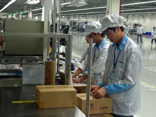 Công nhân làm việc ở nhà máy sản xuất điện thoại của Microsoft tại Bắc Ninh Công nhân làm việc ở nhà máy sản xuất điện thoại của Microsoft tại Bắc Ninh