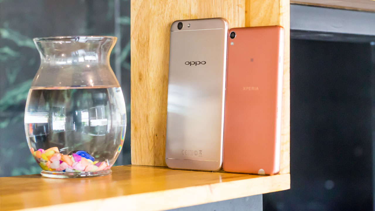 OPPO F1s - Xperia XA OPPO F1s - Xperia XA