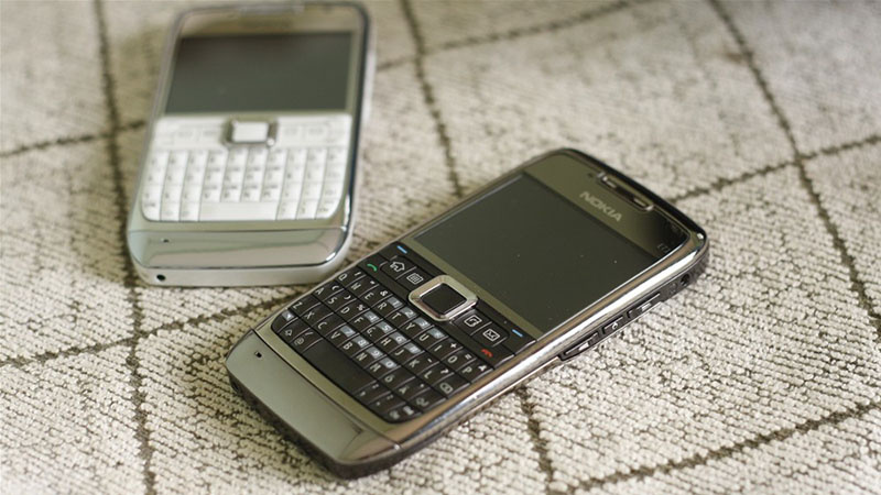 Nokia E71