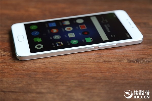 Xuất hiện ảnh thực tế của Meizu U20 Xuất hiện ảnh thực tế của Meizu U20