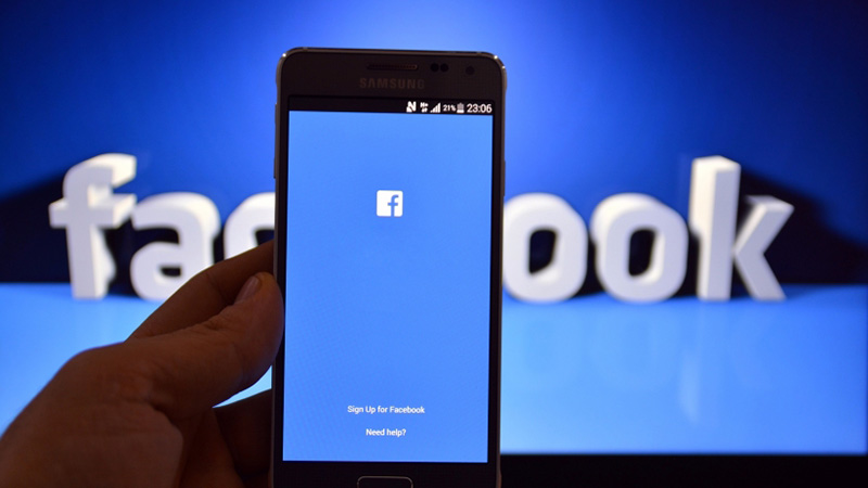 Dùng Facebook để thông báo cho mọi người! Dùng Facebook để thông báo cho mọi người!