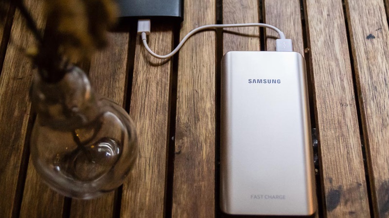 Pin sạc dự phòng 5.200 mAh Samsung Fast Charge Pin sạc dự phòng 5.200 mAh Samsung Fast Charge