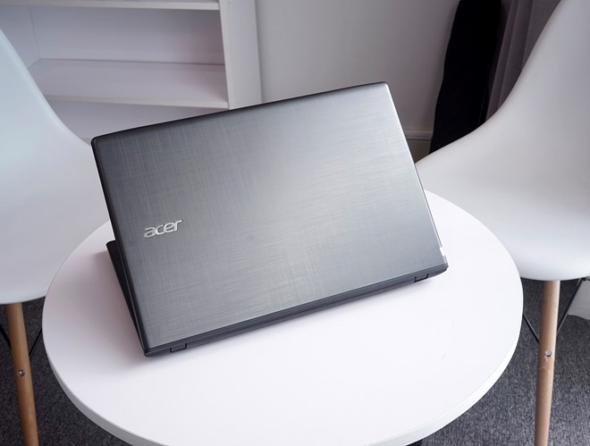 Acer tung laptop chạy chip Skylake giá mềm cho sinh viên