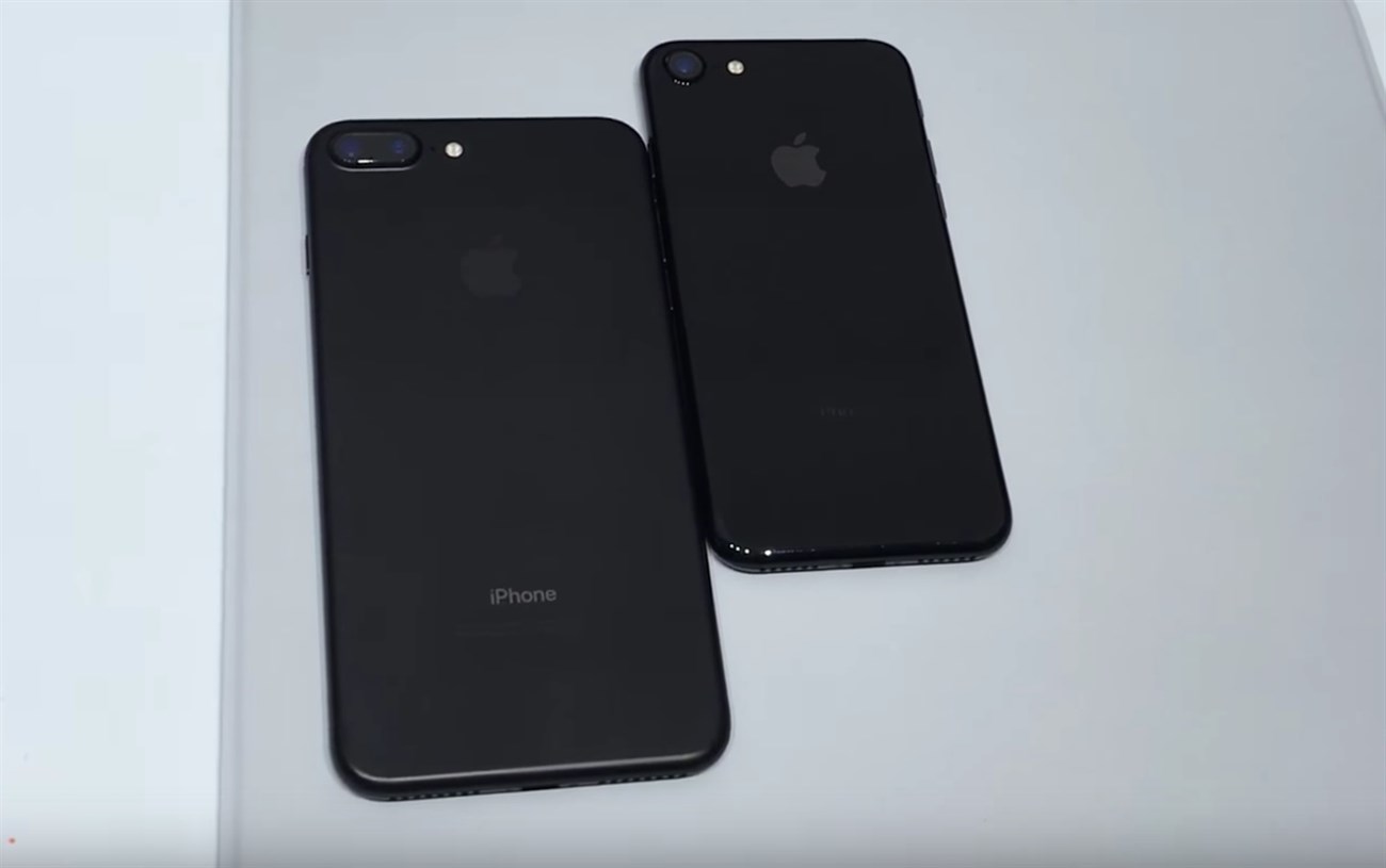 iPhone 7 và 7 Plus phiên bản màu đen bóng (Jet Black) iPhone 7 và 7 Plus phiên bản màu đen bóng (Jet Black)