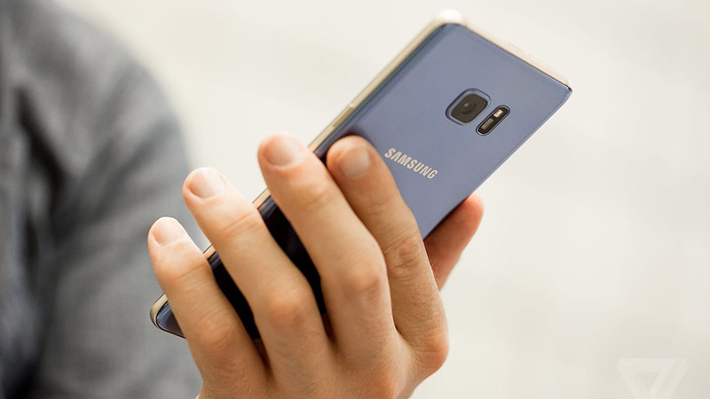 note-7-behind note-7-behind