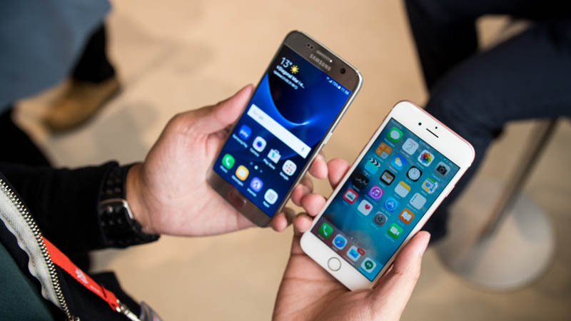  samsung-galaxy-s7-vs-iphone