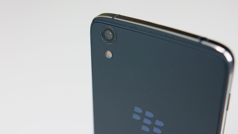 BlackBerry DTEK60 rò rỉ nhiều ảnh mới, siêu mỏng, camera 21MP BlackBerry DTEK60 rò rỉ nhiều ảnh mới, siêu mỏng, camera 21MP