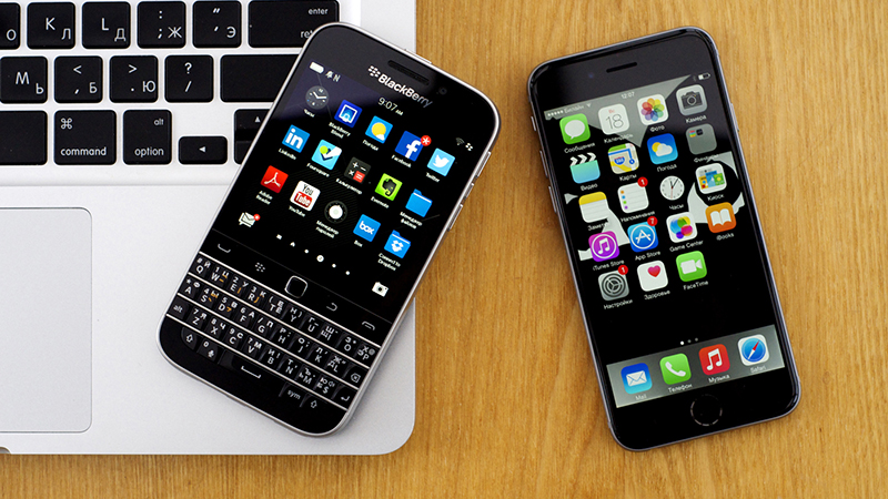 blackberry-classic-vs-iphone