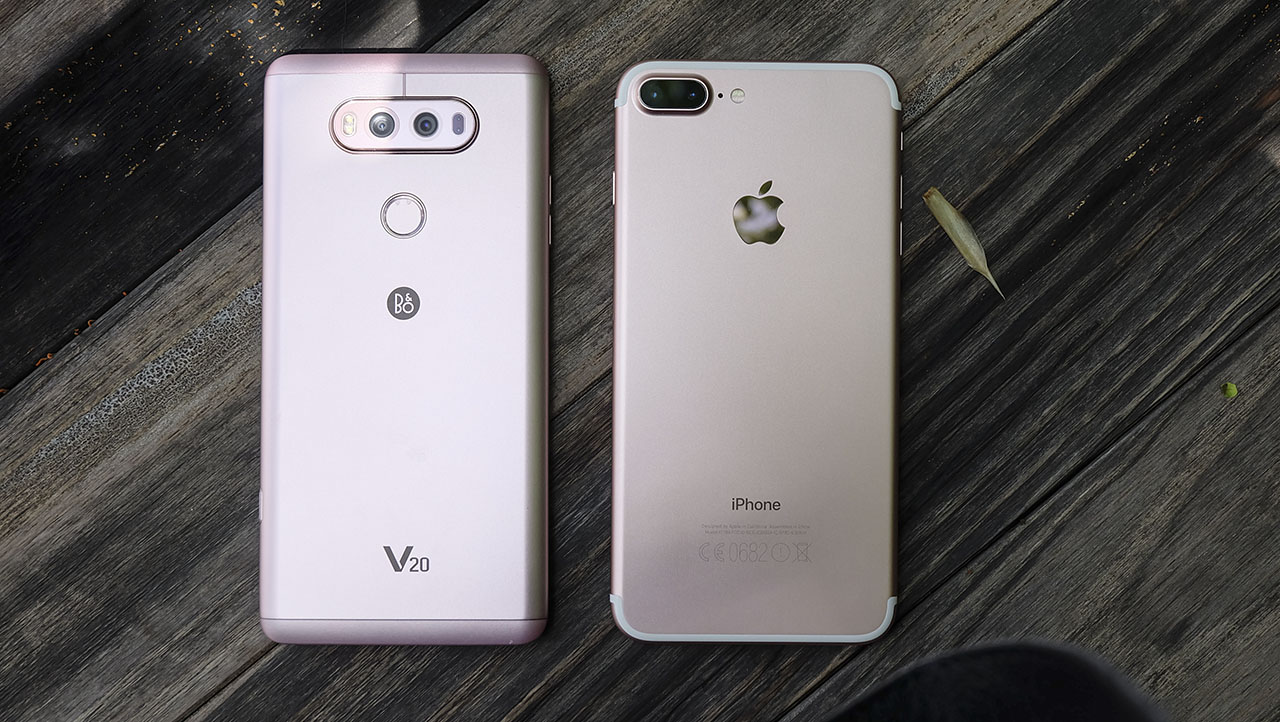 so sanh lg v20 va iphone 7 plus